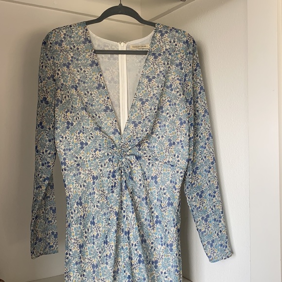 The East Order Serena Floral Print Midi Dress - Picture 2 of 3